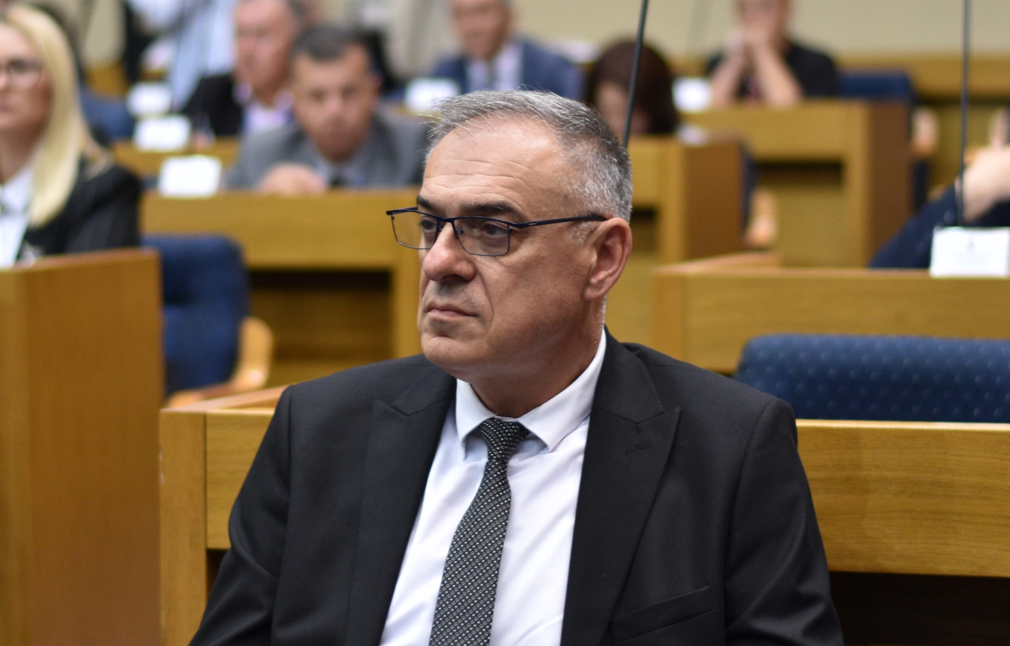 Tužiteljstvo sumnjiči Miličevića i Dubravca da su platili Jašareviću da napusti stranku i glasa po njihovom nalogu